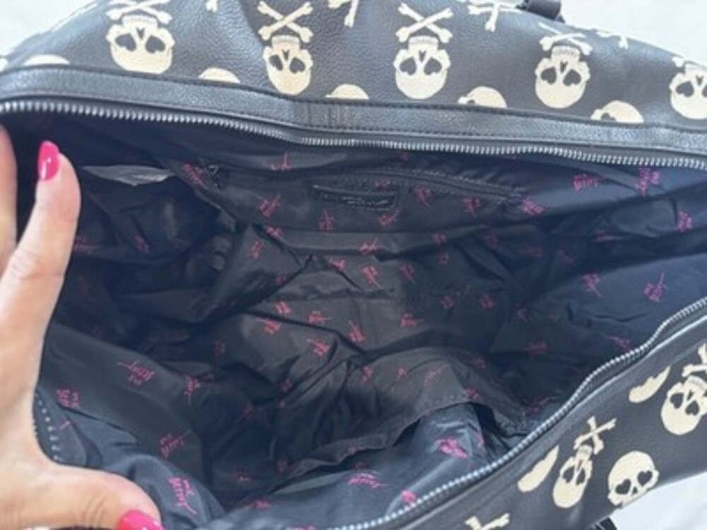 Betsy Johnson Skull & cross bones duffle bag large luggage travel crossbody - Picture 3 of 11